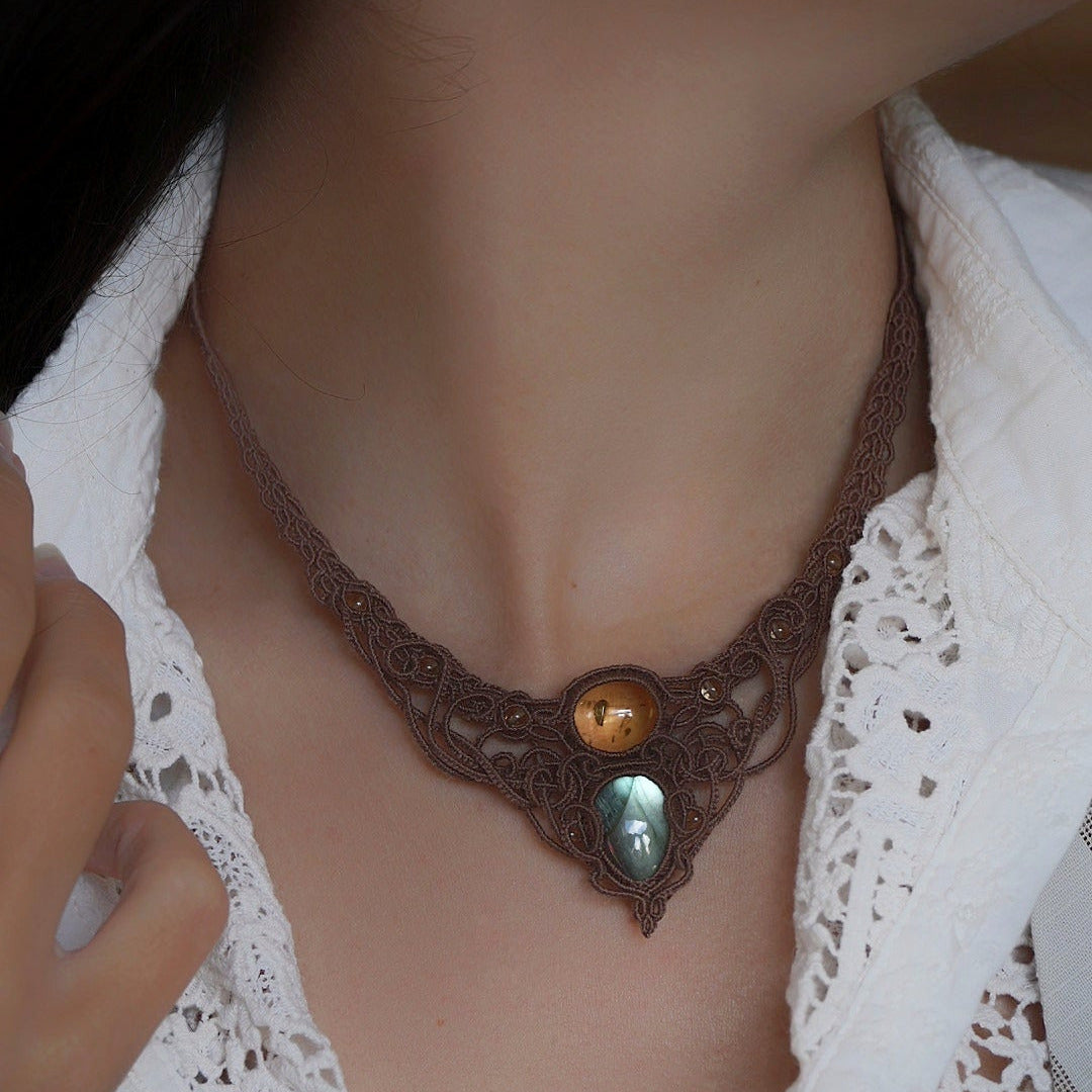 Bijou plastron fait main style féerique montagne automne - Coton et Astrance