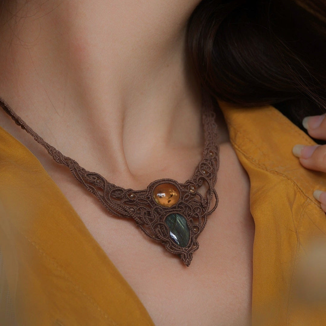 Collier elfique en macramé marron jaune bleu avec citrine et labradorite - Coton et Astrance