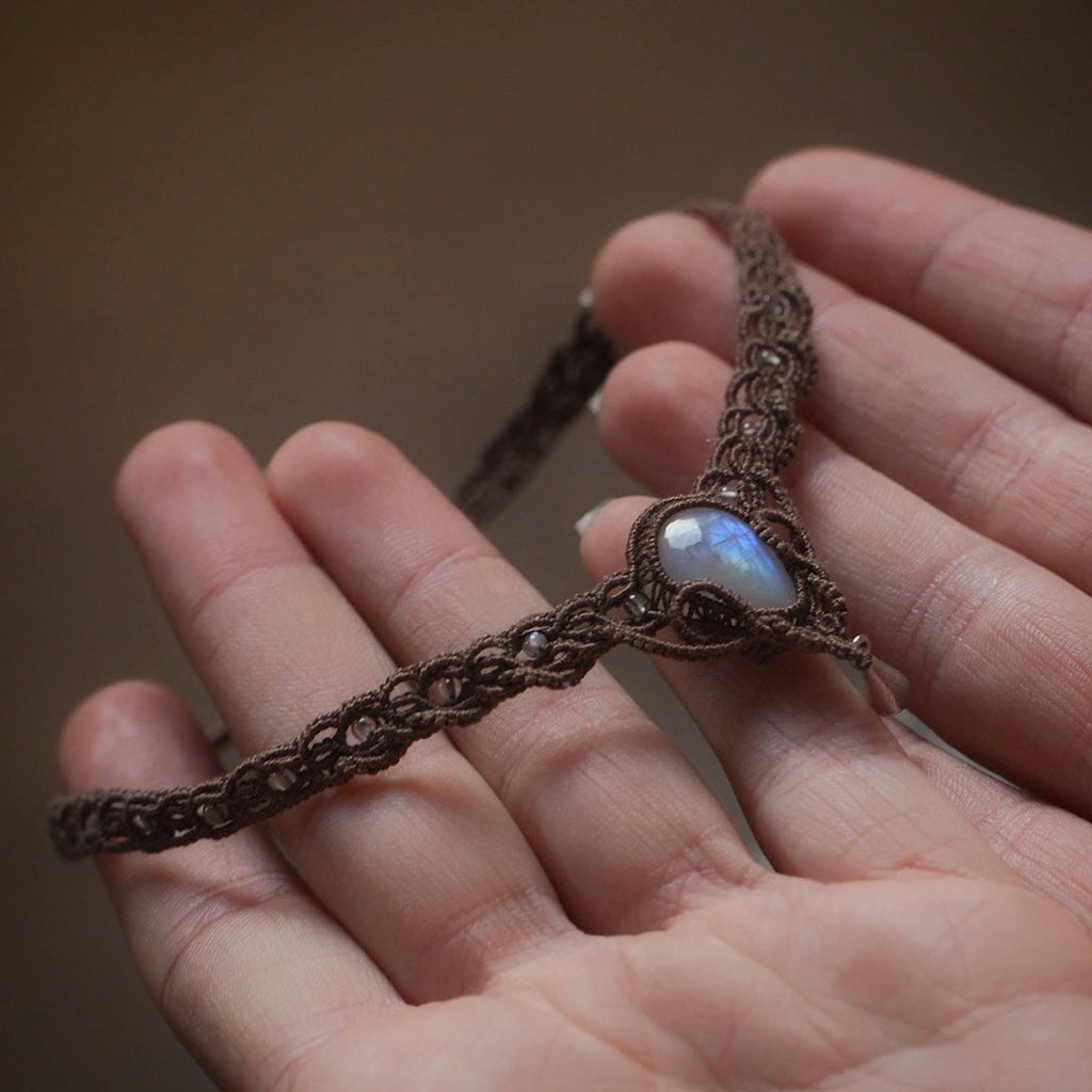 Micro macramé en relief avec fil coton marron clair — Coton et Astrance