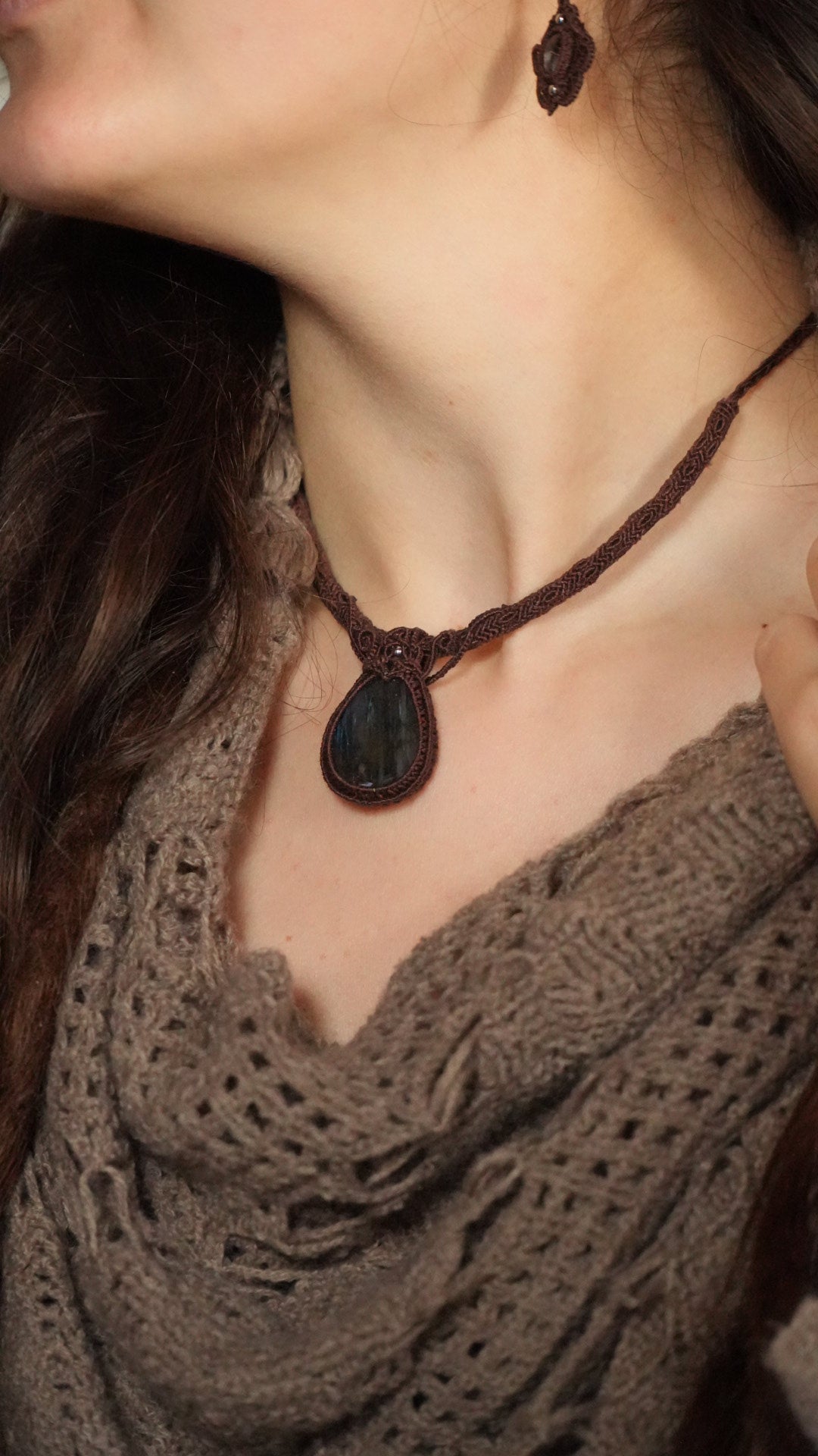 Torque elfique en labradorite bleue fait main – Coton et Astrance