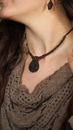 Torque elfique en labradorite bleue fait main – Coton et Astrance