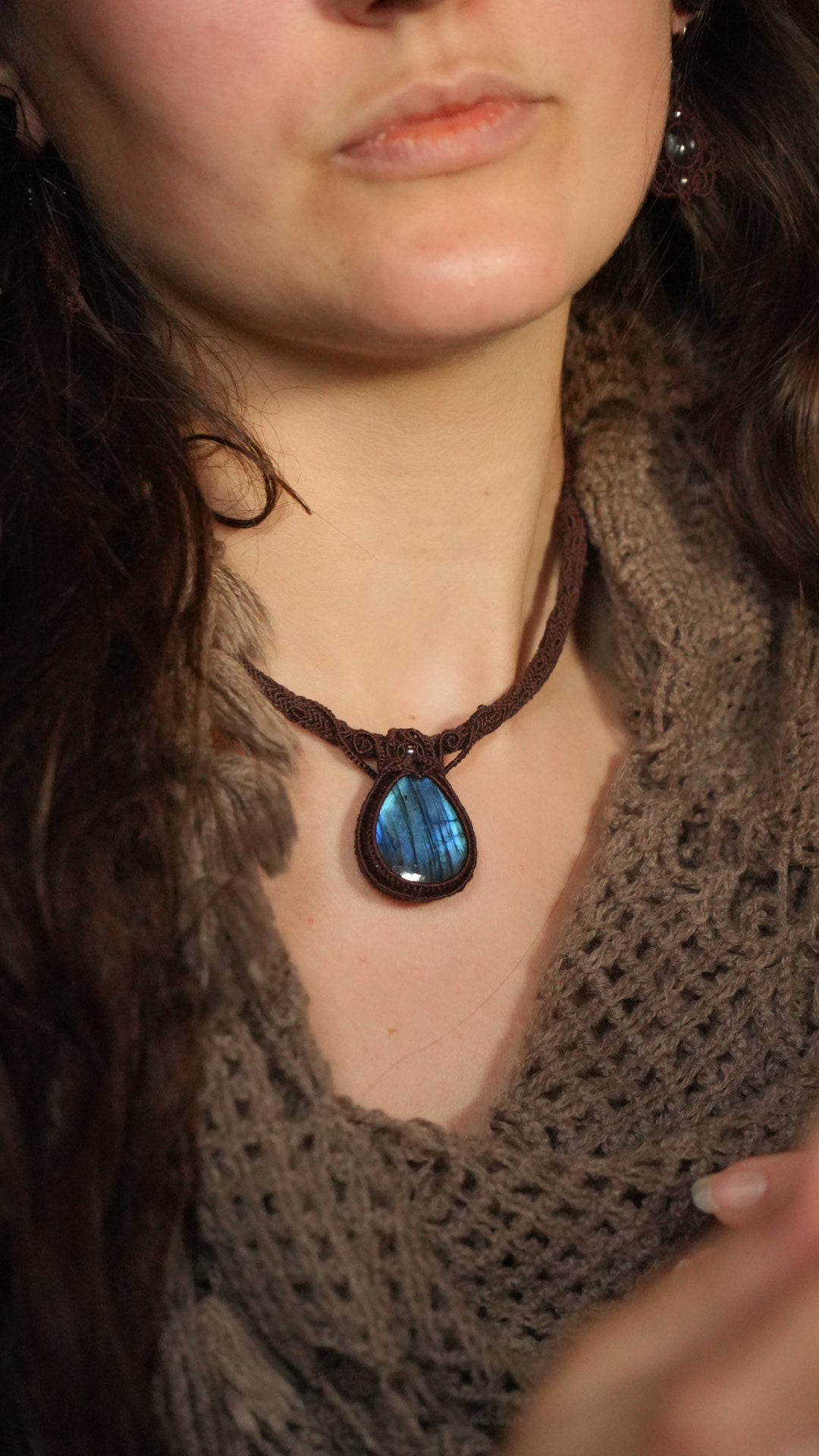 Collier talisman celtique unisexe en coton marron – Coton et Astrance