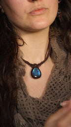 Collier talisman celtique unisexe en coton marron – Coton et Astrance