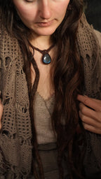 Collier talisman celtique unisexe en coton marron – Coton et Astrance