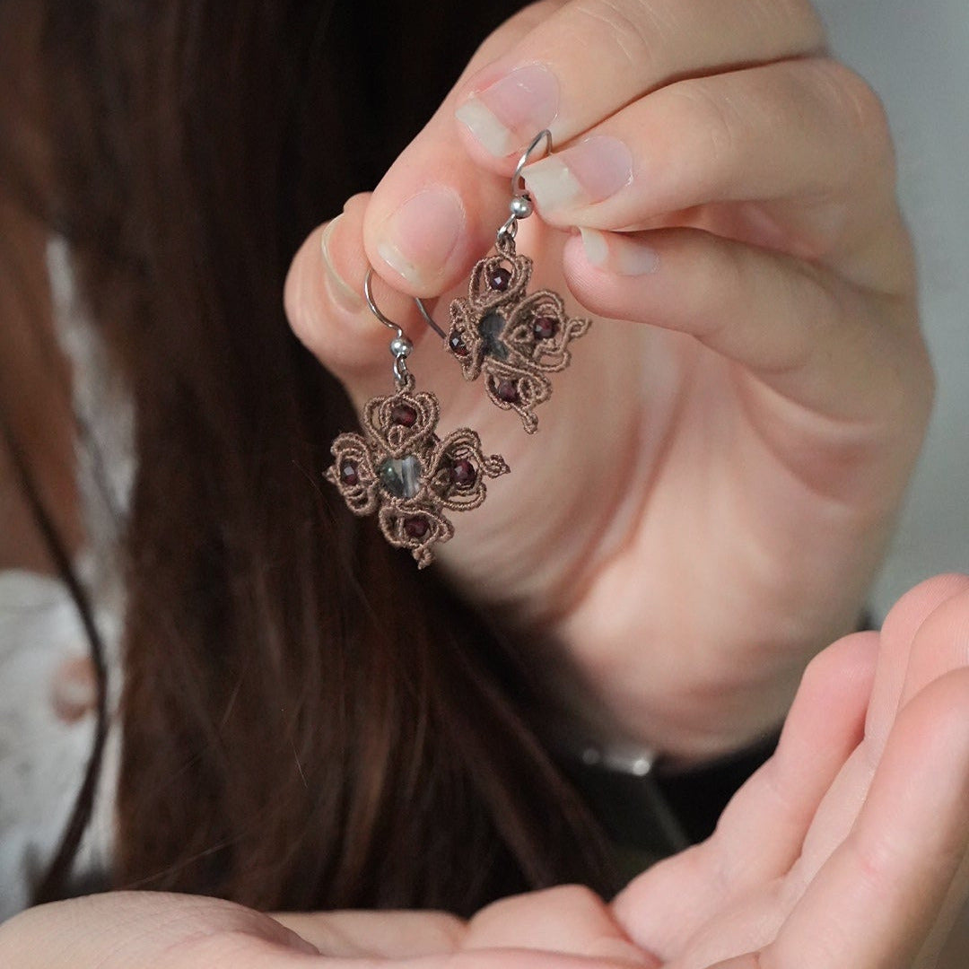 Vue rapprochée du tissage noeud par noeud - Coton et Astrance