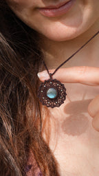 •	Bijou artisanal labradorite reflets bleus – Coton et Astrance