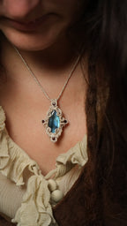 Pendentif fantasy en pierre naturelle et grenat rouge Coton et Astrance