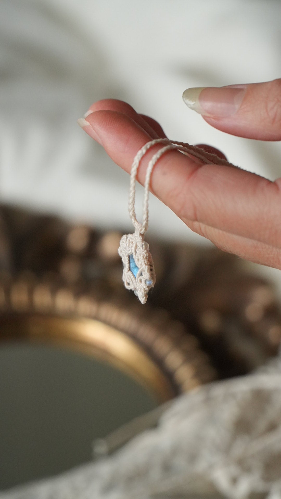 Pendentif léger inspiré des flocons de neige Coton et Astrance