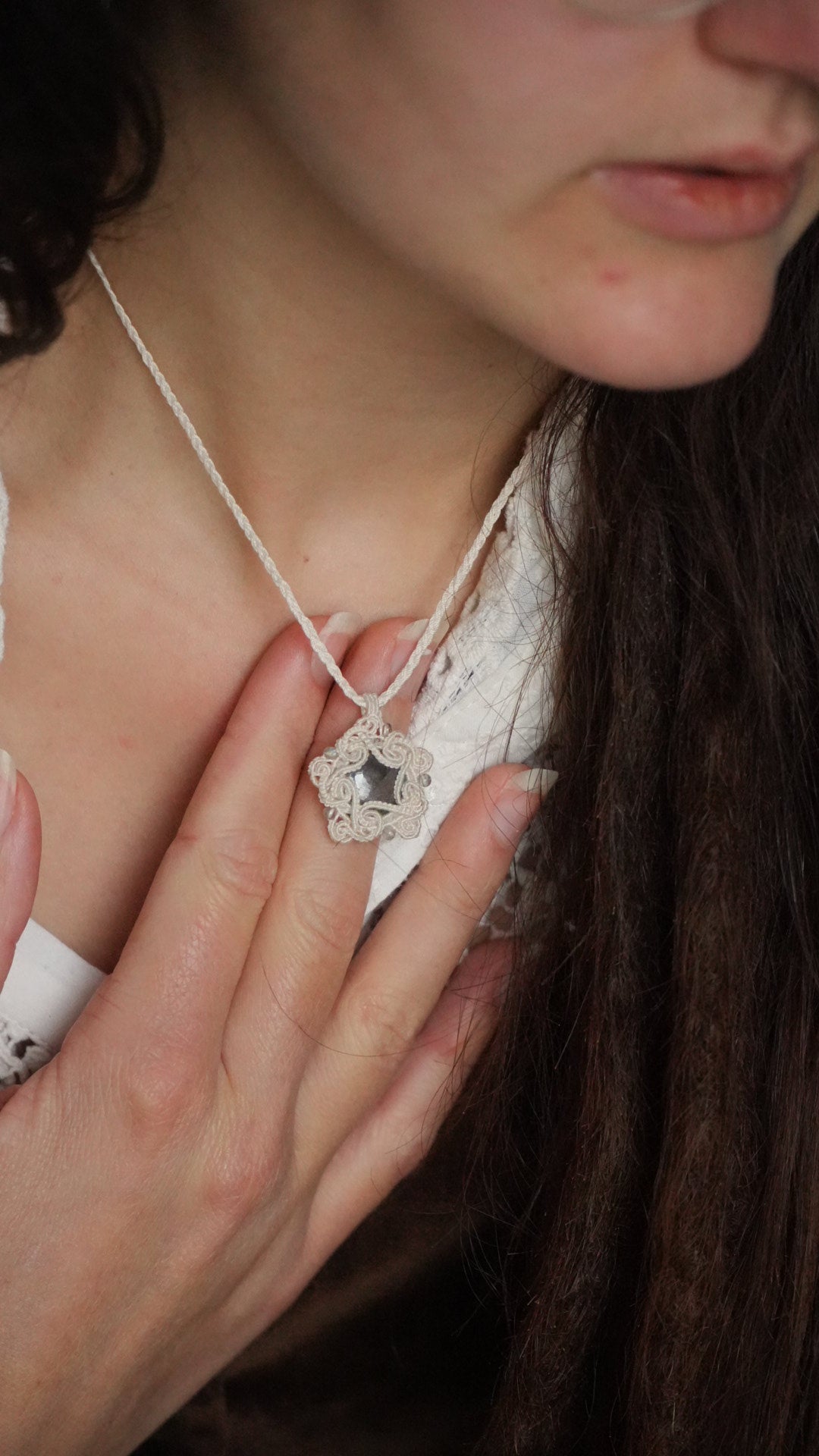 Pendentif léger inspiré des flocons de neige Coton et Astrance