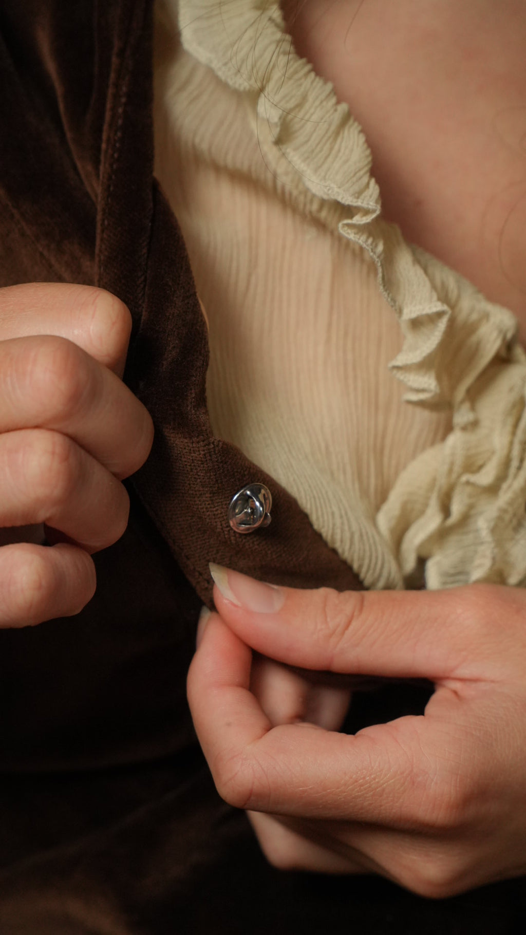 Broche artisanale faite main motif floral féérique Coton et Astrance