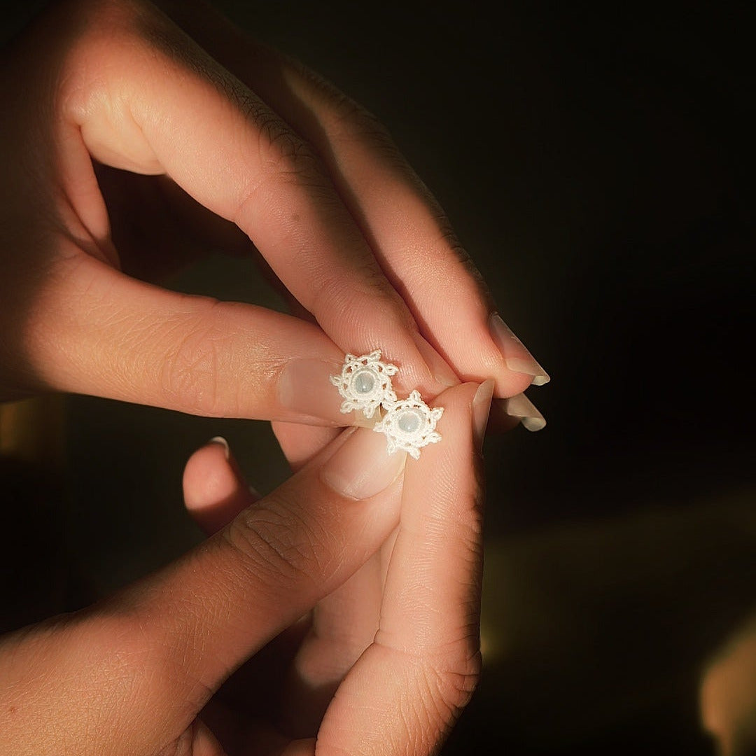 Boucles d’oreilles fines en acier inoxydable argenté et macramé, Coton et Astrance