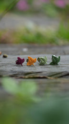 Puces d'oreilles feuille de lierre - plusieurs couleurs au choix - Coton & Astrance