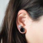 Puces d’oreilles myosotis bleu en micro macramé — Coton et Astrance