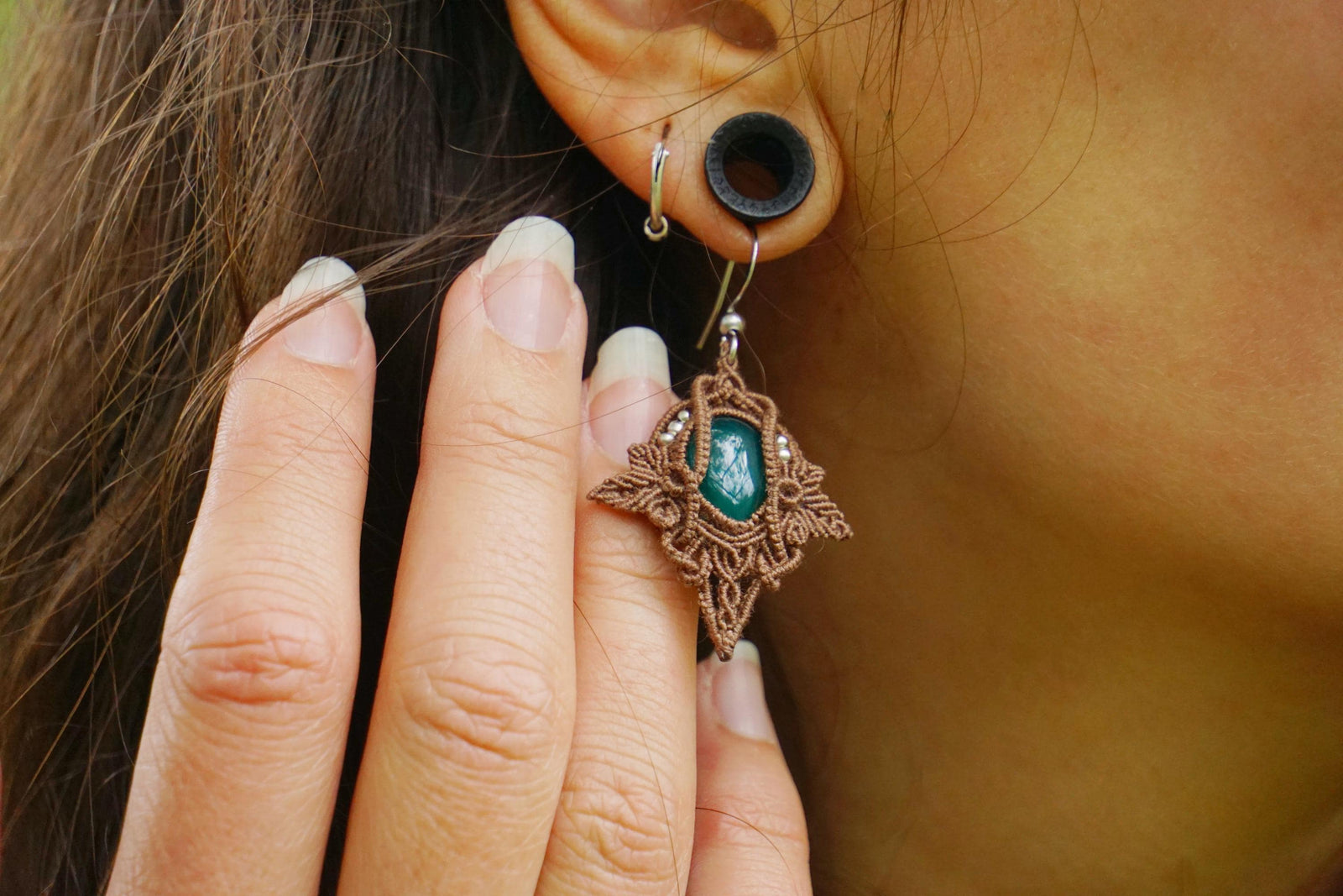 Boucles d'Oreilles Elfique en Micro-Macramé avec Aventurine - Coton & Astrance