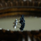 Puces d’oreilles gothiques fleurs noires et agates - Coton & Astrance