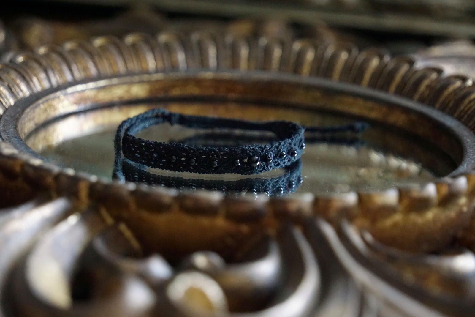 Bracelet Gothique en Micro macramé Noir avec Perles d’Agate et Onyx - Coton & Astrance