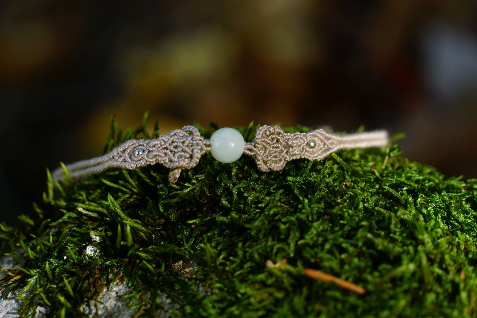 Bracelet Elfique en Micro Macramé et Jade - Coton & Astrance