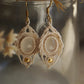 Boucles d'Oreilles en Micro Macramé en Jade Blanc - Coton & Astrance