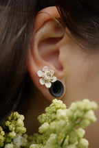 Puces d’oreilles fleurs micro macramé – citrine naturelle - Coton & Astrance