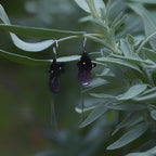 Boucles d’oreilles florales gothiques en micro macramé noir & améthyste - Coton & Astrance