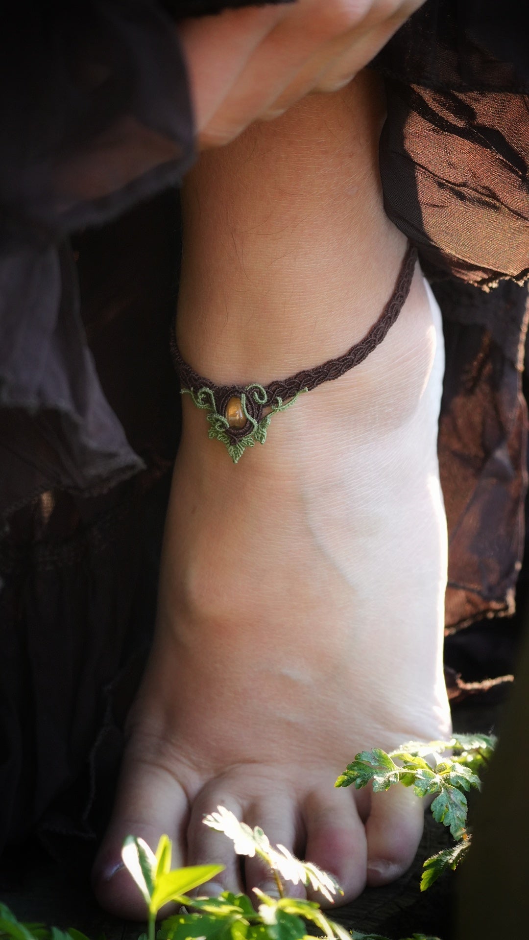 Bijou de cheville elfique en citrine et micro macramé - Coton & Astrance