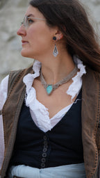 Collier plastron amazonite bleu turquoise en micro macramé