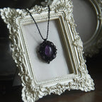 Collier médaillon gothique en micro macramé & améthyste violette - Coton & Astrance
