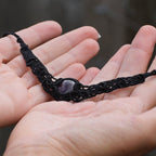Collier ras-de-cou gothique en micro macramé et améthyste - Coton & Astrance
