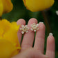 Puces florales micro macramé & citrine – Boucles elfiques - Coton & Astrance