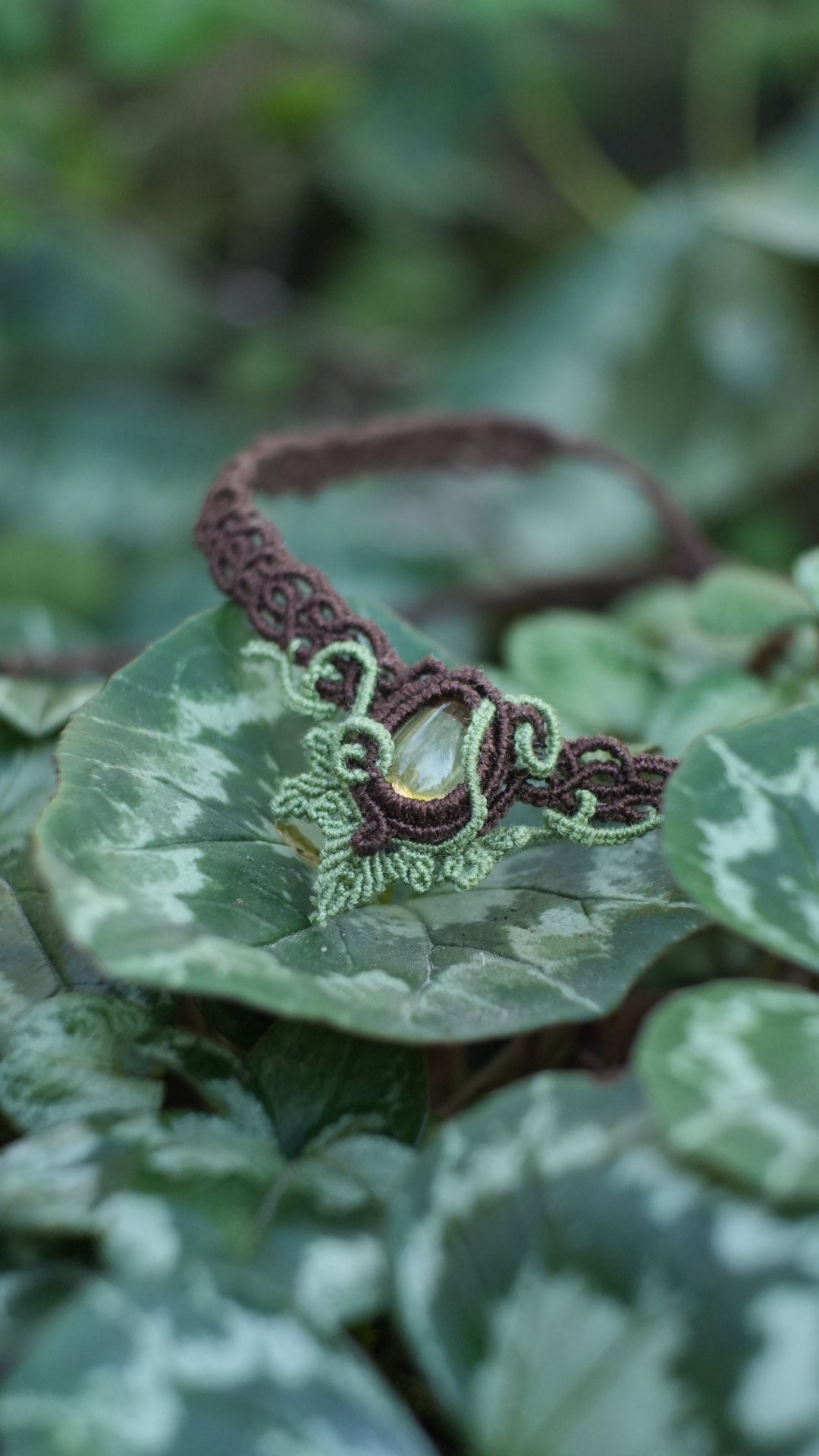 Bijou de cheville elfique en citrine et micro macramé - Coton & Astrance