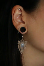 Boucles elfiques labradorite blanche – bijou bohème mariage féérique - Coton & Astrance