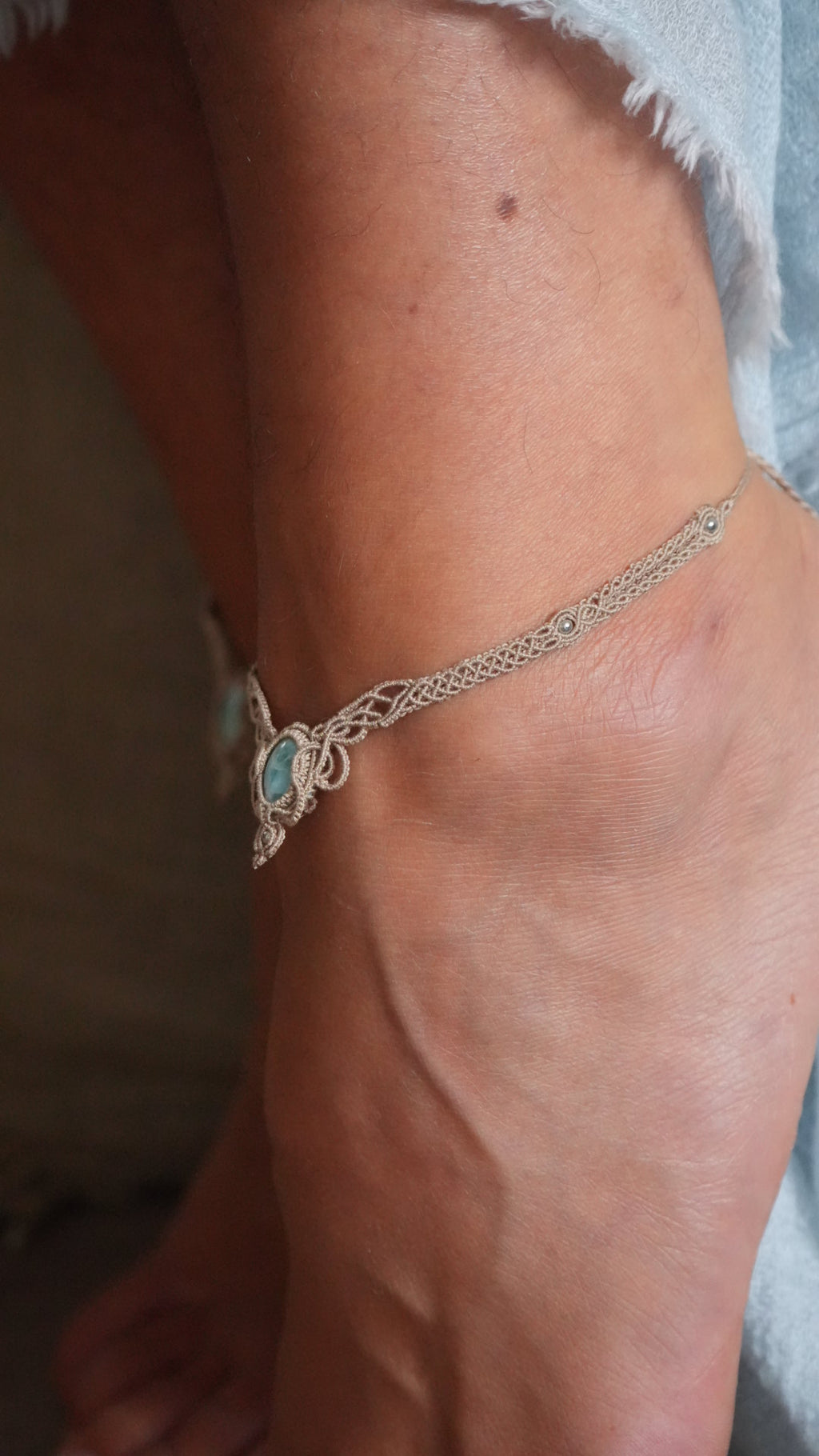 2 Chevillères larimar en micro macramé – bracelets de cheville fait main