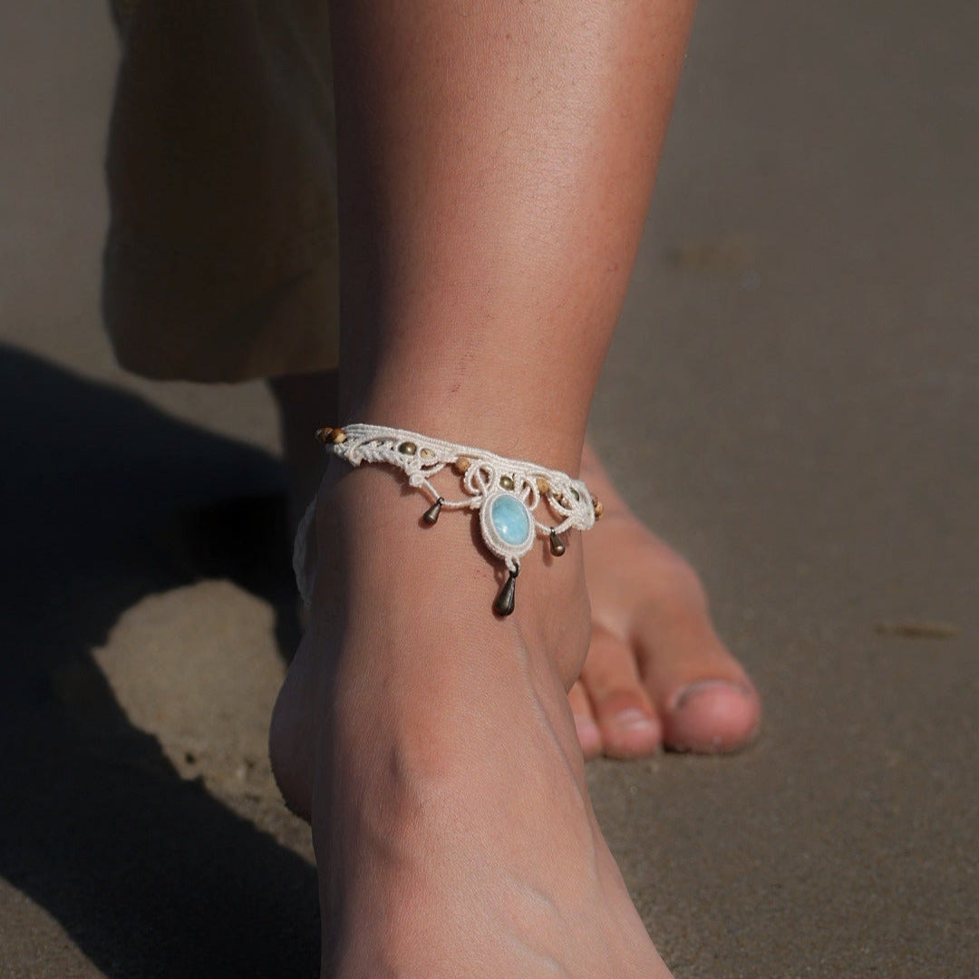 Bracelet de cheville bohème en micro macramé & larimar – Bijou de pied réglable et artisanal - Coton & Astrance