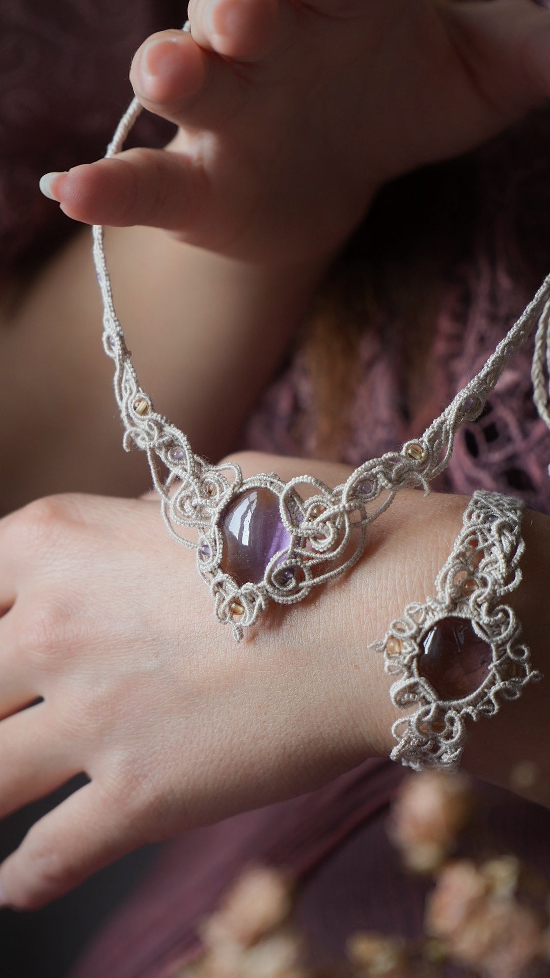 Collier plastron elfique en amétrine et micro macramé - Coton & Astrance