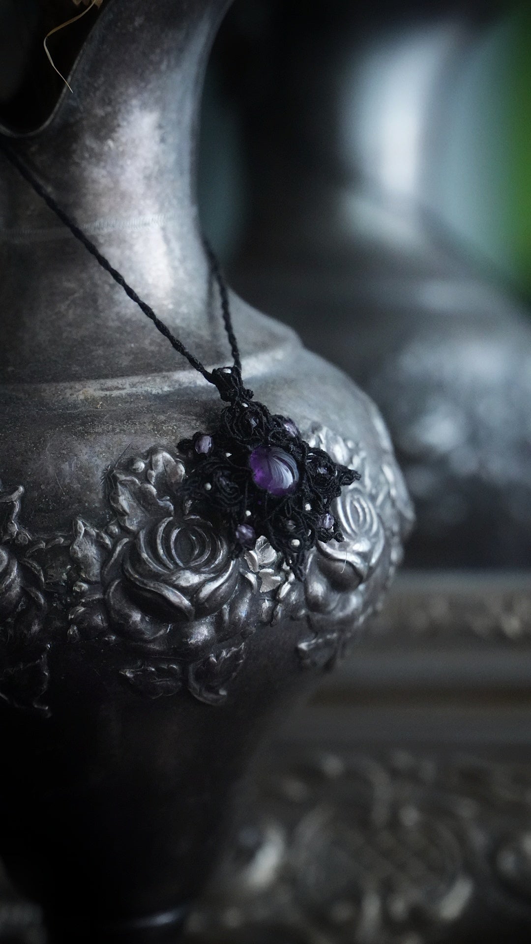 Collier avec médaillon gothique en améthyste - Coton & Astrance