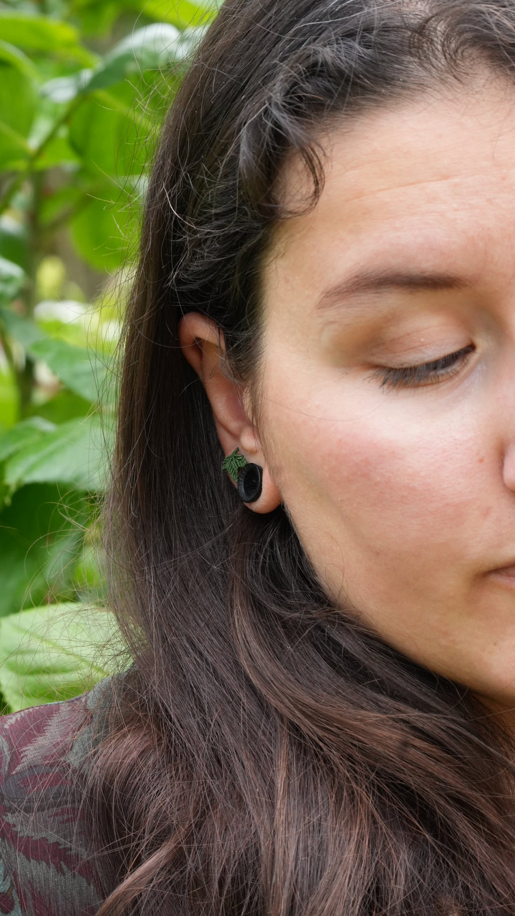 Puces d'oreilles feuille de lierre - plusieurs couleurs au choix - Coton & Astrance