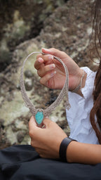 Collier plastron amazonite bleu turquoise en micro macramé