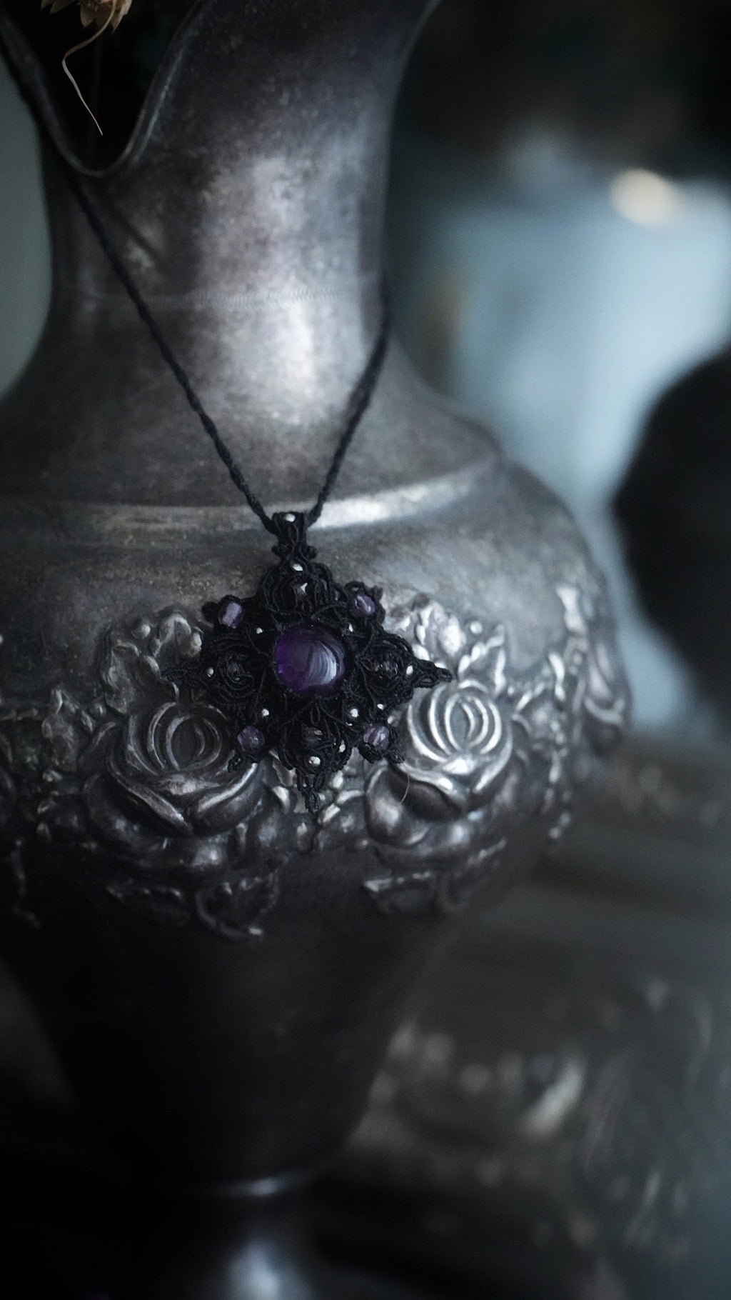 Collier avec médaillon gothique en améthyste - Coton & Astrance