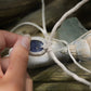 Collier micro macramé unisexe bleu sodalite & cauri – été bohème - Coton & Astrance