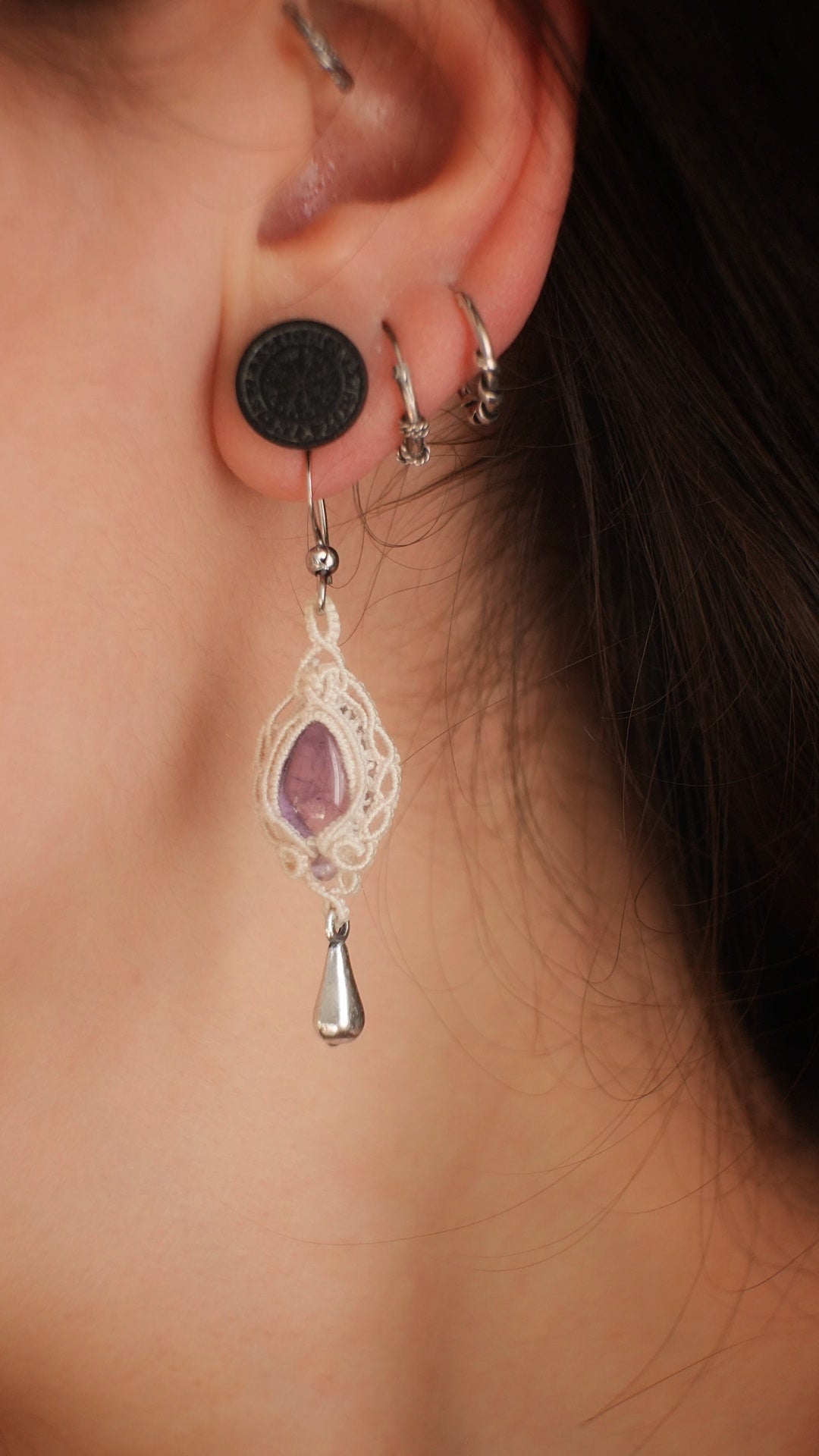 Boucles d’oreilles améthyste lilas en micro macramé style princesse - Coton & Astrance