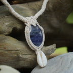 Collier micro macramé unisexe bleu sodalite & cauri – été bohème - Coton & Astrance