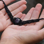 Collier ras-de-cou gothique en micro macramé et améthyste - Coton & Astrance