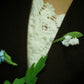 Broche Muguet micro macramé – Bijou floral fait main - Coton & Astrance