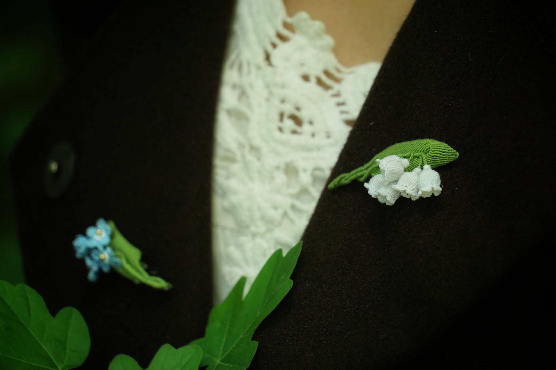 Broche Muguet micro macramé – Bijou floral fait main - Coton & Astrance