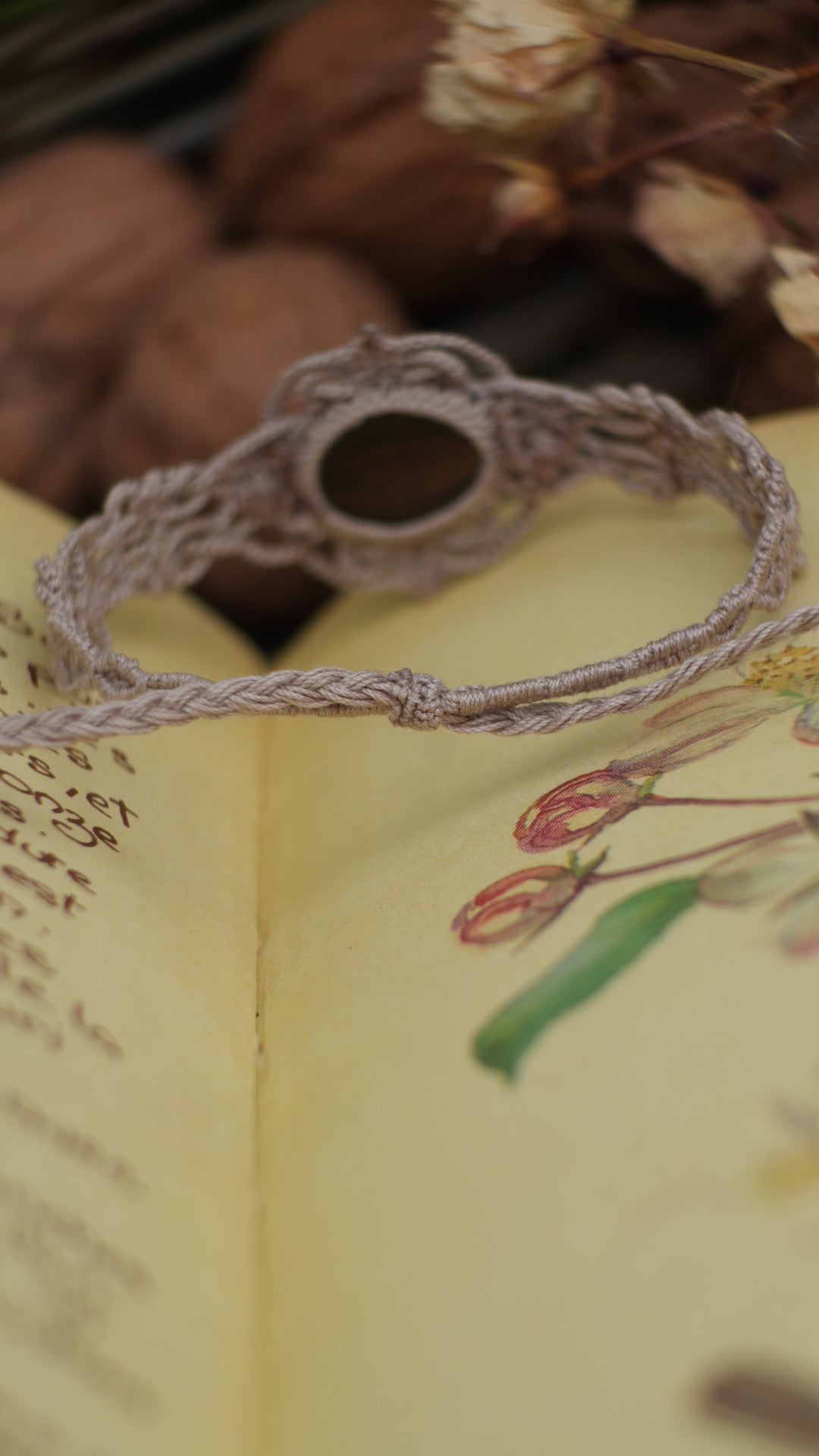 Bracelet elfique en micro macramé quartz fumé - Coton & Astrance