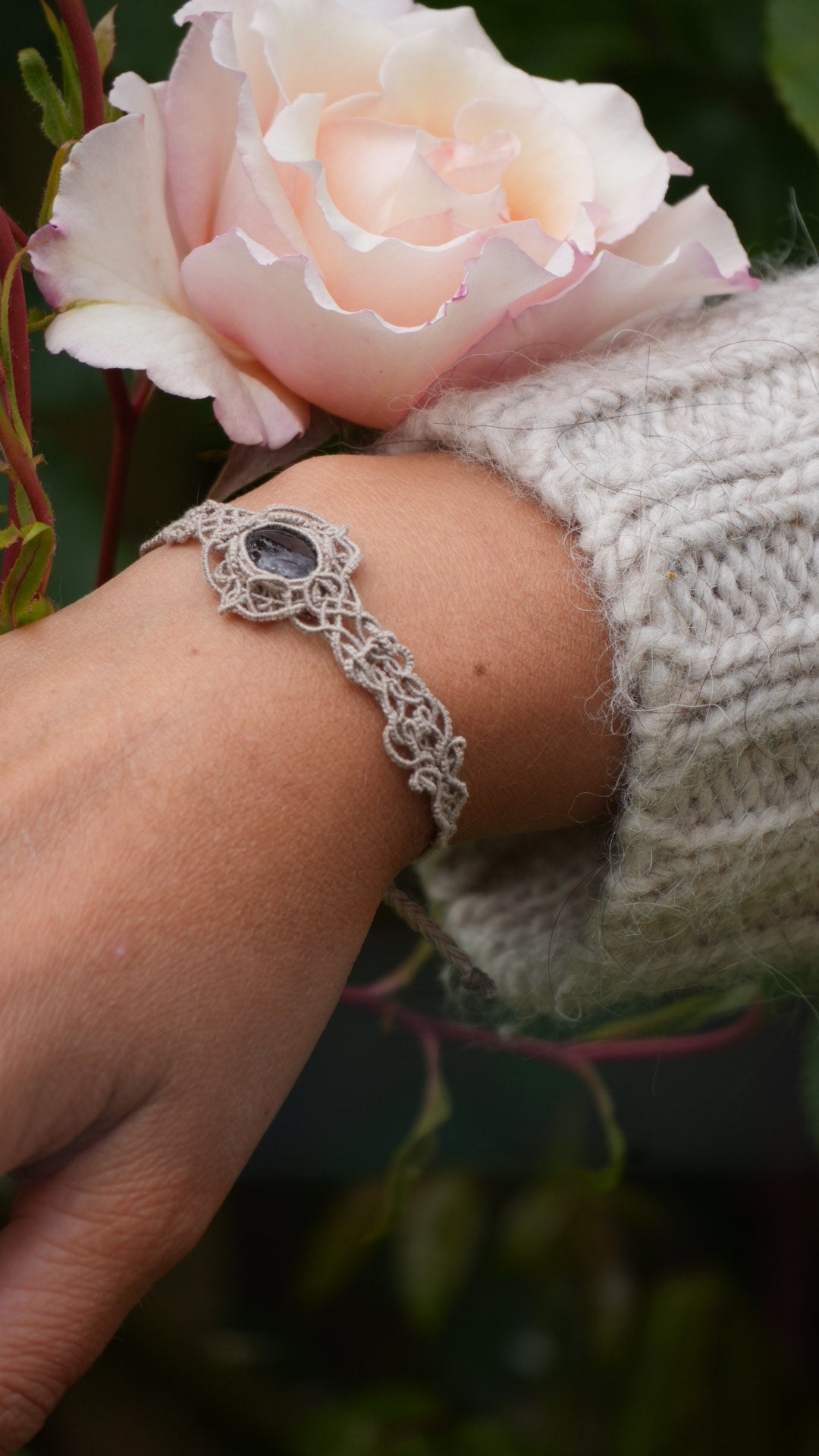 Bracelet elfique en micro macramé quartz fumé - Coton & Astrance