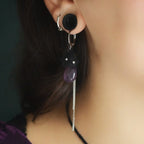Boucles d’oreilles florales gothiques en micro macramé noir & améthyste - Coton & Astrance